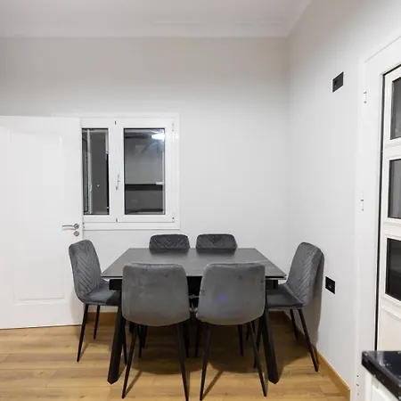 Modern 110 Square 2nd Floor *