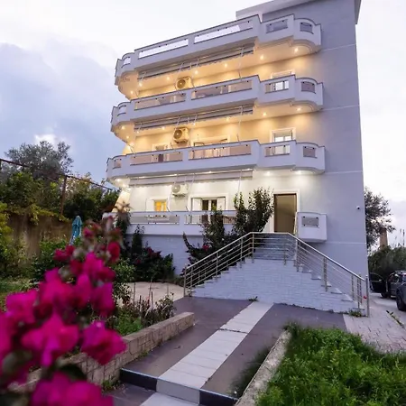 Modern 110 Square 2nd Floor Ferienhaus Vlorë